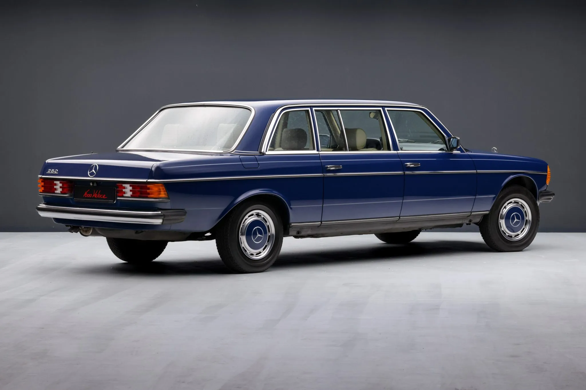 1985 Mercedes Benz 250 LWB 3