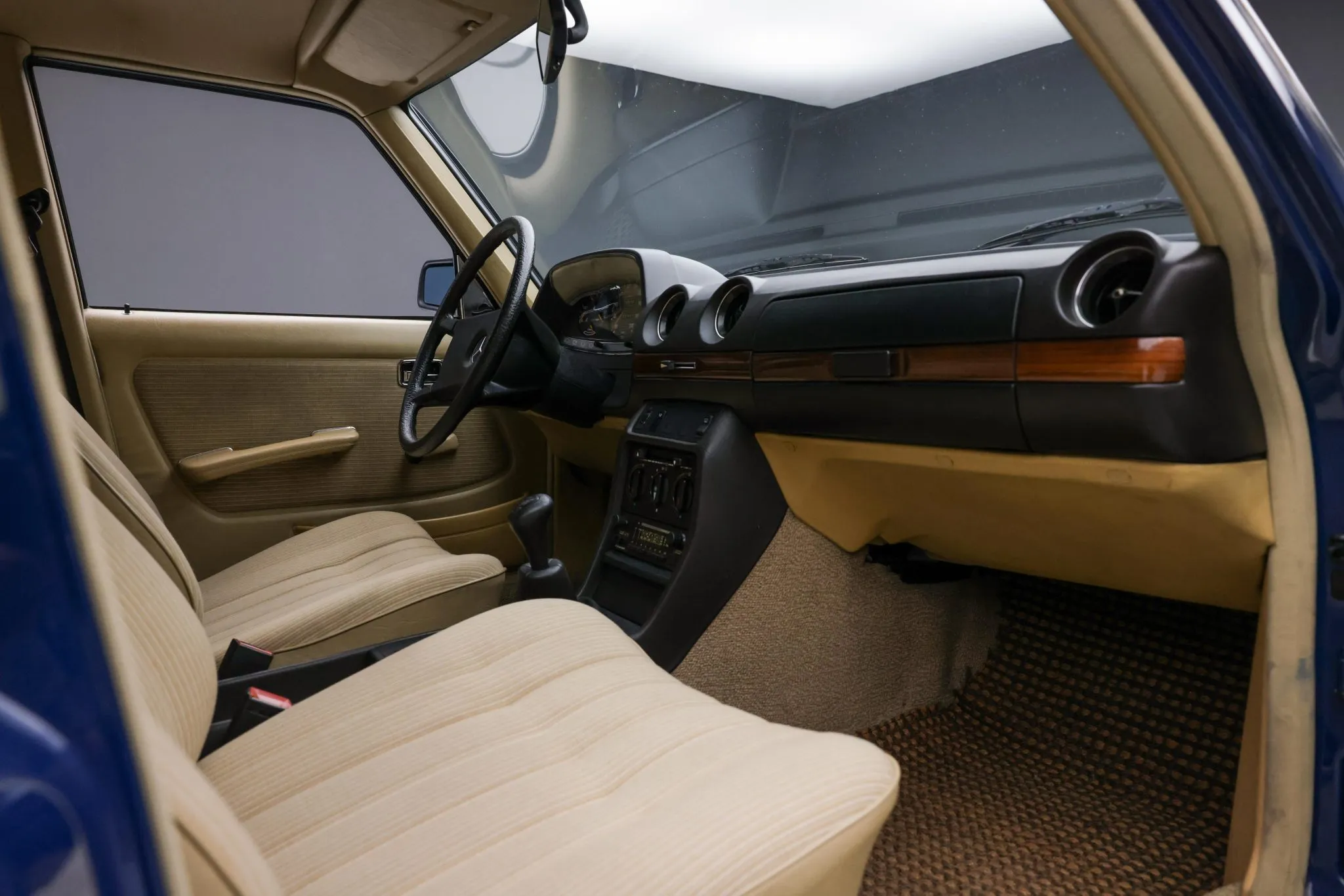 1985 Mercedes-Benz 250 LWB