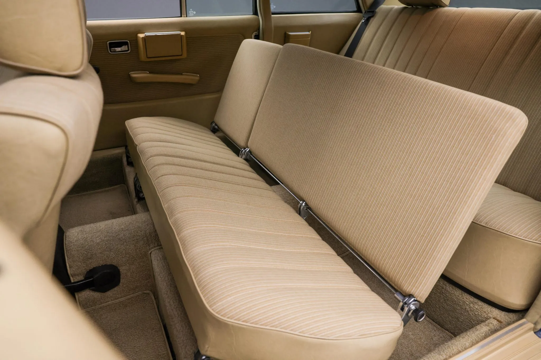 1985 Mercedes Benz 250 LWB 9