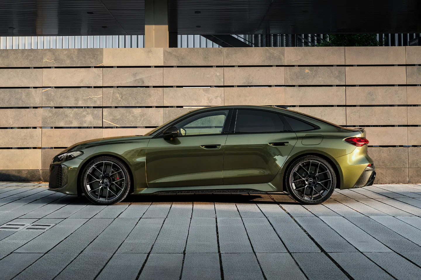 Audi RS5 Plug-In Hybrid Arrives with 639hp and Widebody Stance 8 Audi RS5 Plug In Hybrid Arrives with 639hp and Widebody Stance 4