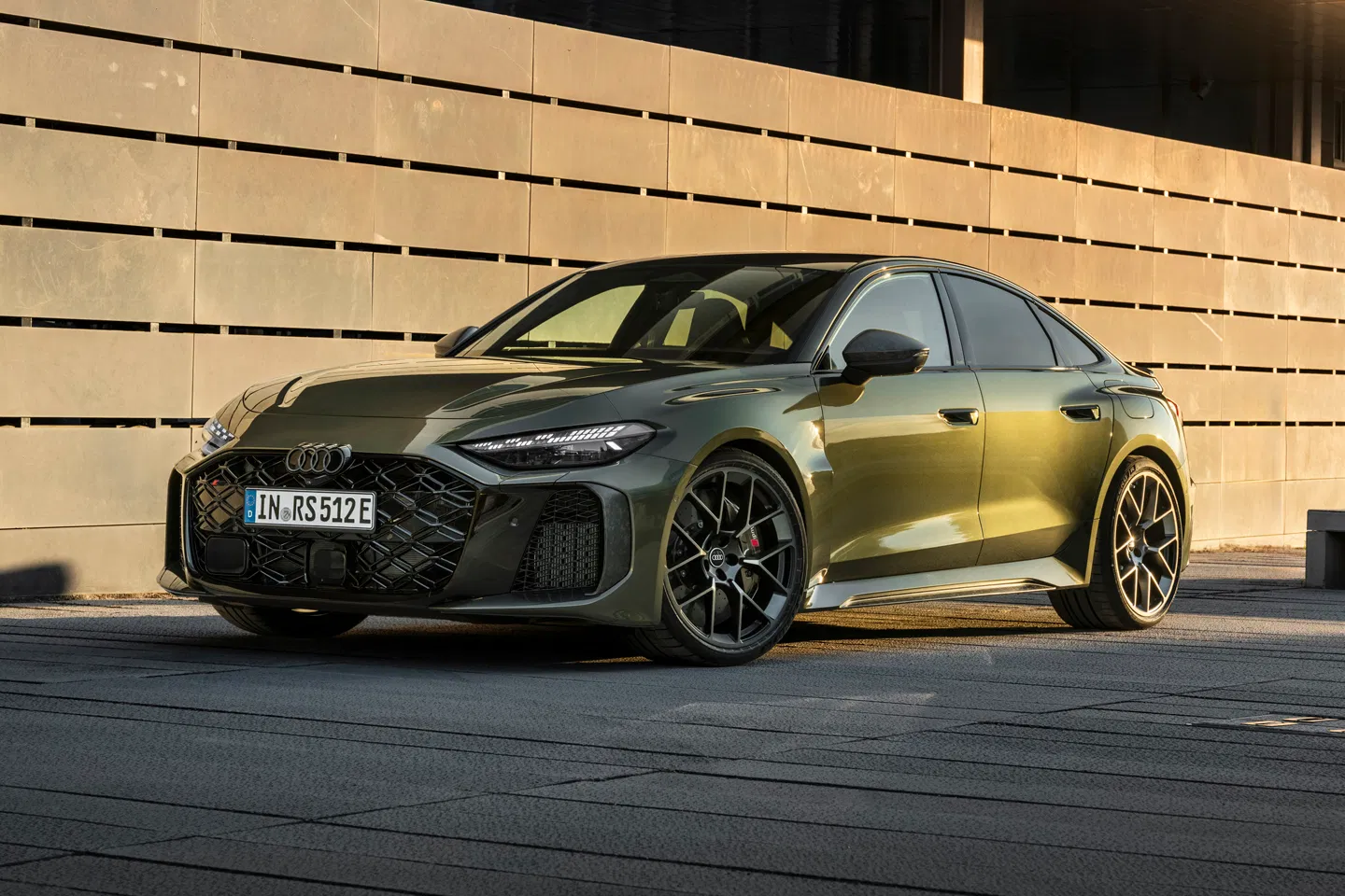 Audi RS5 Plug-In Hybrid Arrives with 639hp and Widebody Stance 3 Audi RS5 Plug-In Hybrid Arrives with 639hp and Widebody Stance