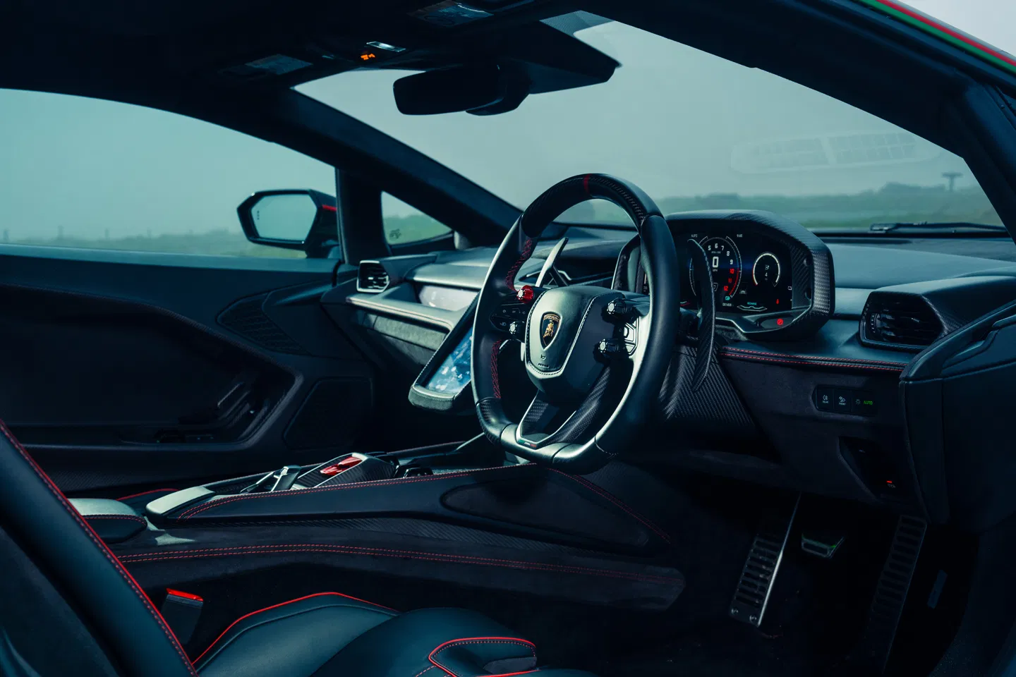 Lamborghini Temerario: Hybrid Power Meets Supercar Drama 10 Lamborghini Temerario Hybrid Power Meets Supercar Drama 4