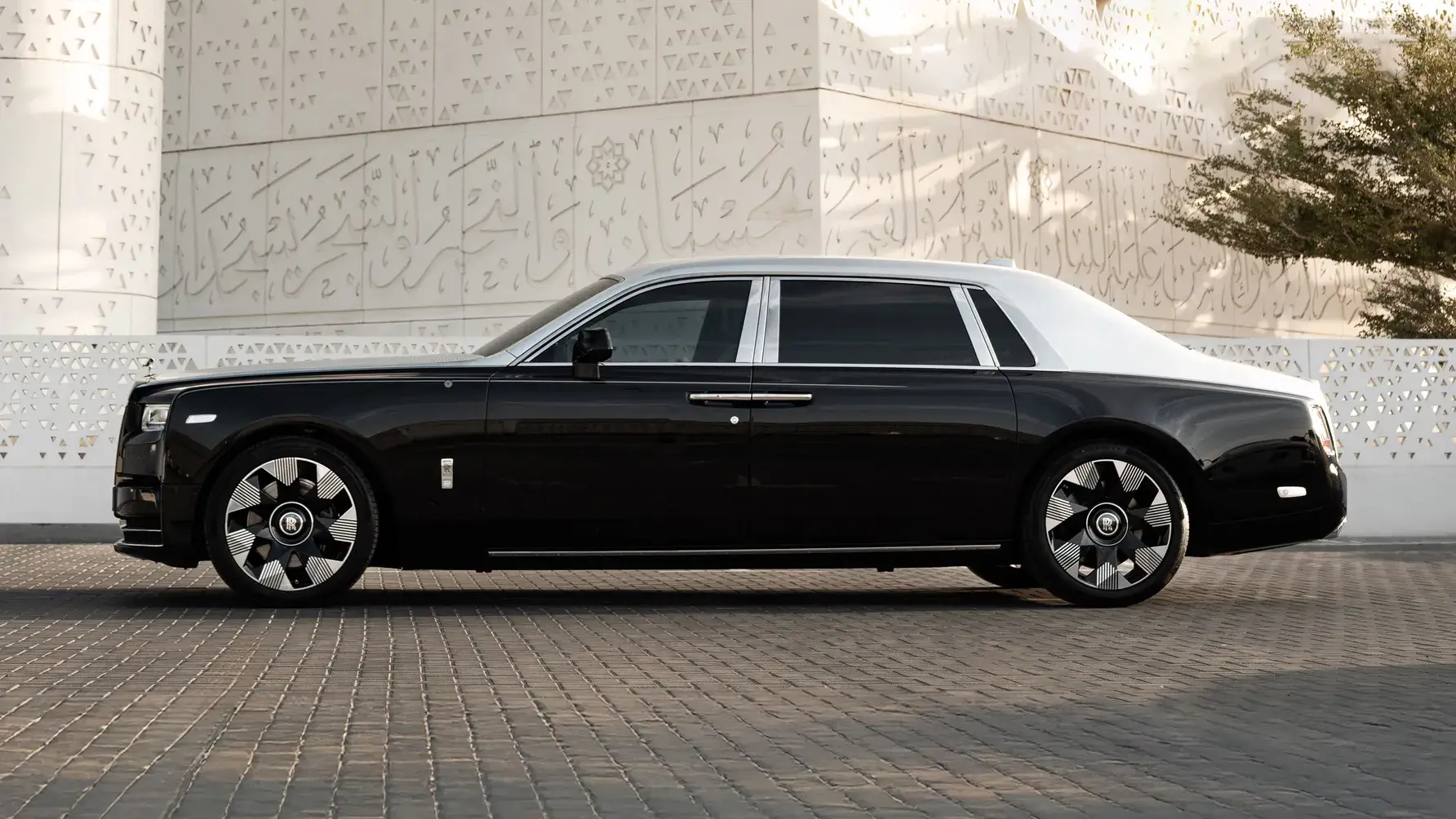 Rolls Royce Unveils Phantom ‘Arabesque 11 1