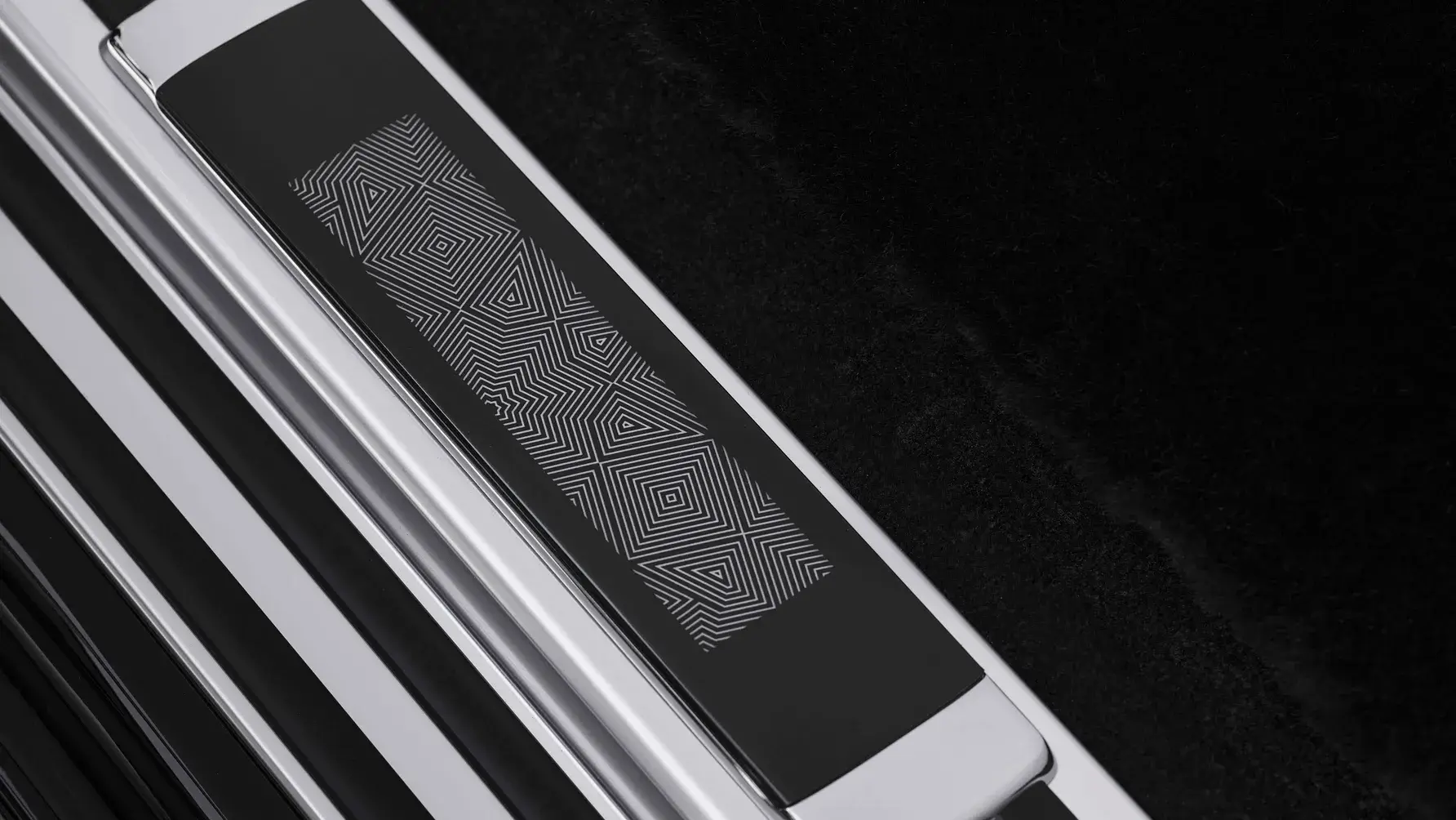 Rolls Royce Unveils Phantom ‘Arabesque 8 1