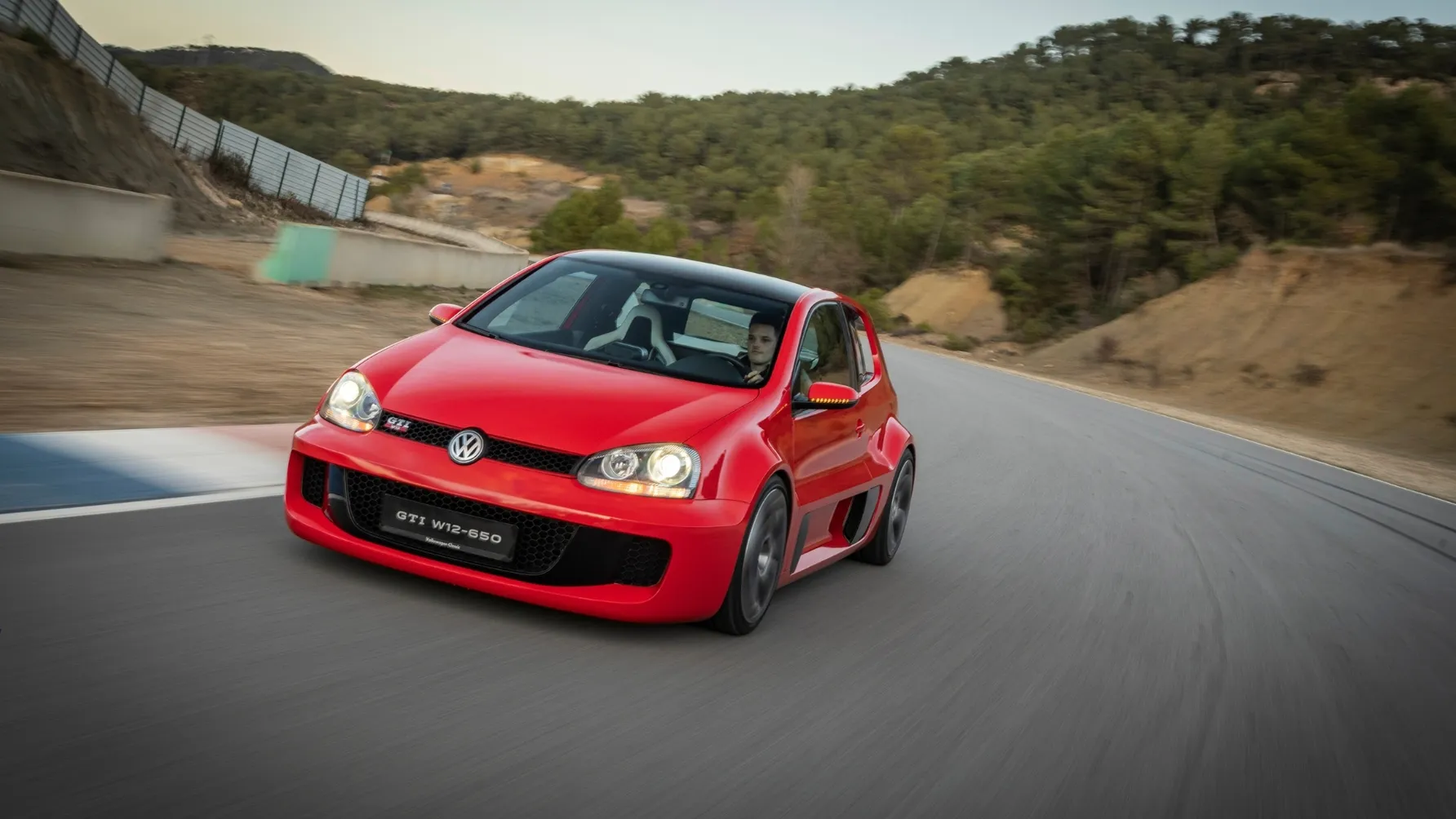 Volkswagen Golf GTI W12-650