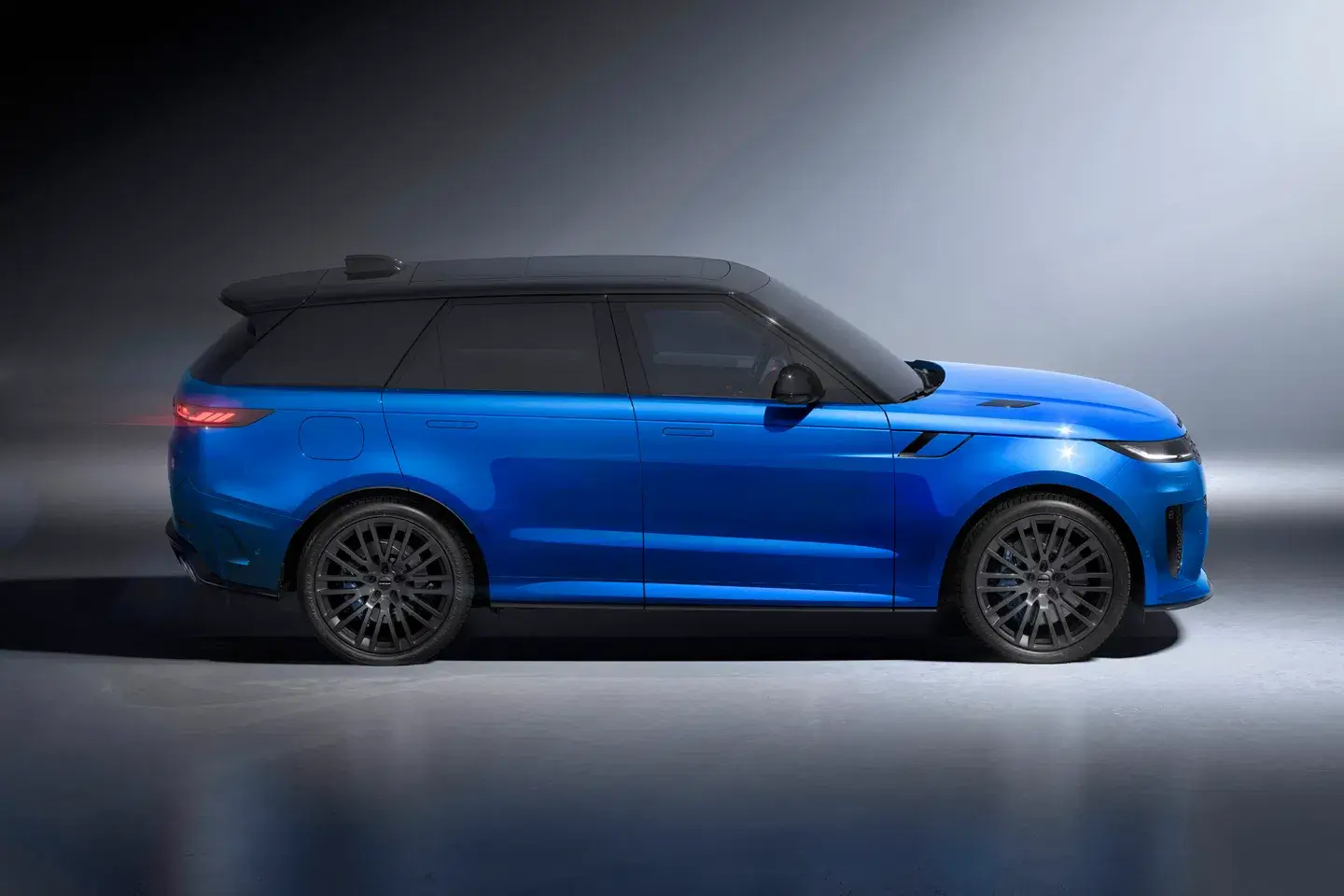 Range Rover Sport SV Ultimate Brings Back Blue