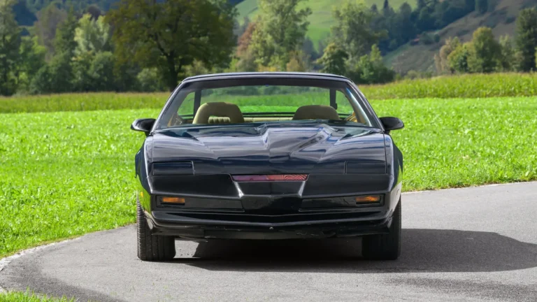 David Hasselhoff’s Knight Rider KITT Replica Heads to Auction 1 Knight Rider KITT replica auction