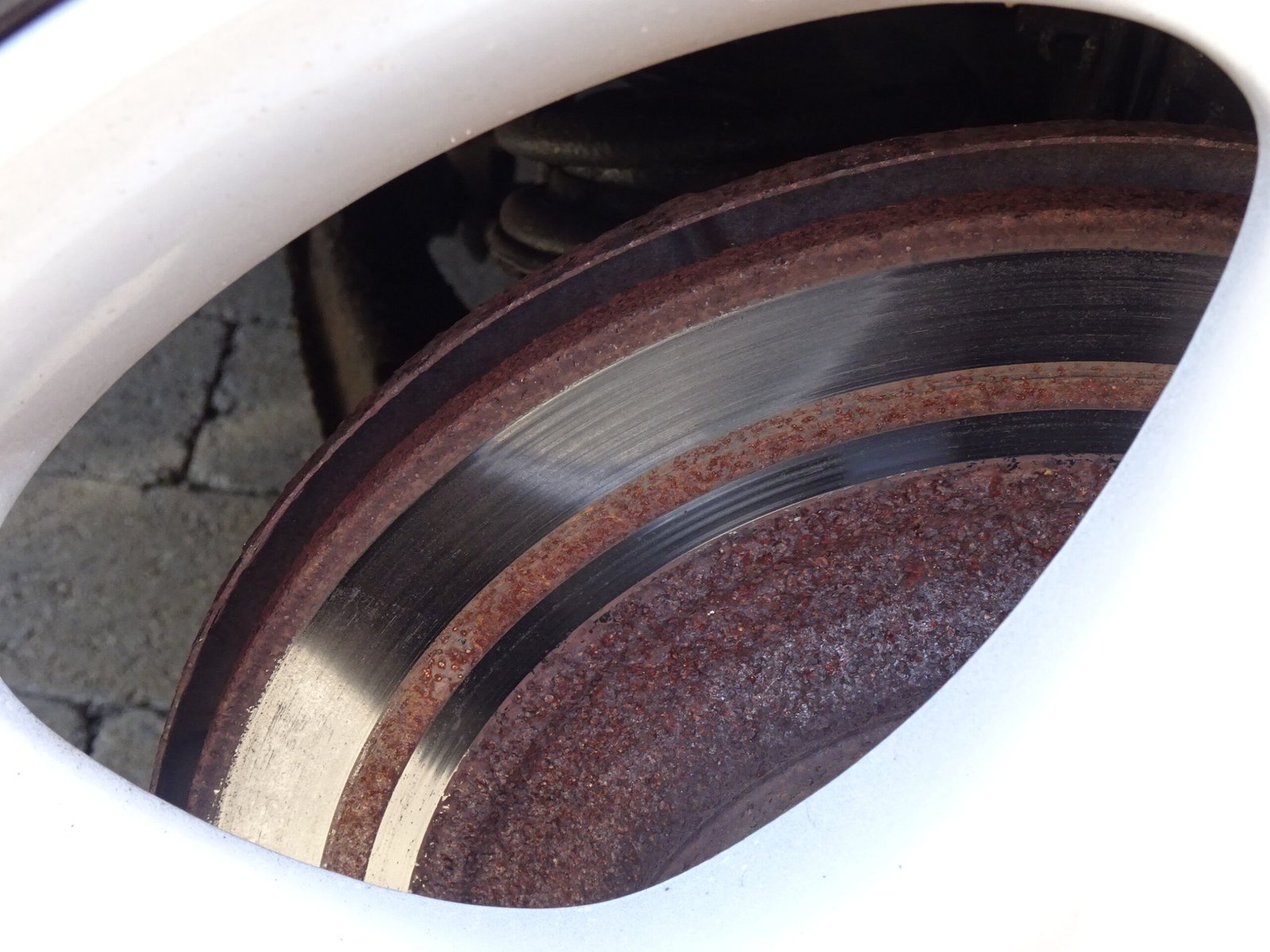 Grinding Noise When Braking? 8 Common Causes and How to Fix Them 3 Rust on the Brake Discs